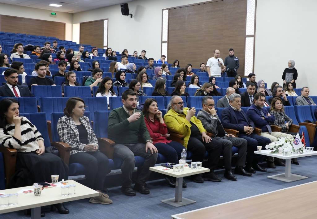REKTÖR OKUMUŞ, AFSÜ ÖĞRENCİ TEMSİLCİLERİ İLE BULUŞTU