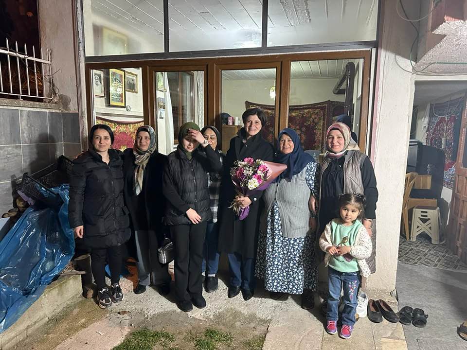 MHP'nin İlk Kadın Adayı Yavuz Seçim Bölgesinde Takdir Toplayan Ziyaretler Gerçekleştiriyor