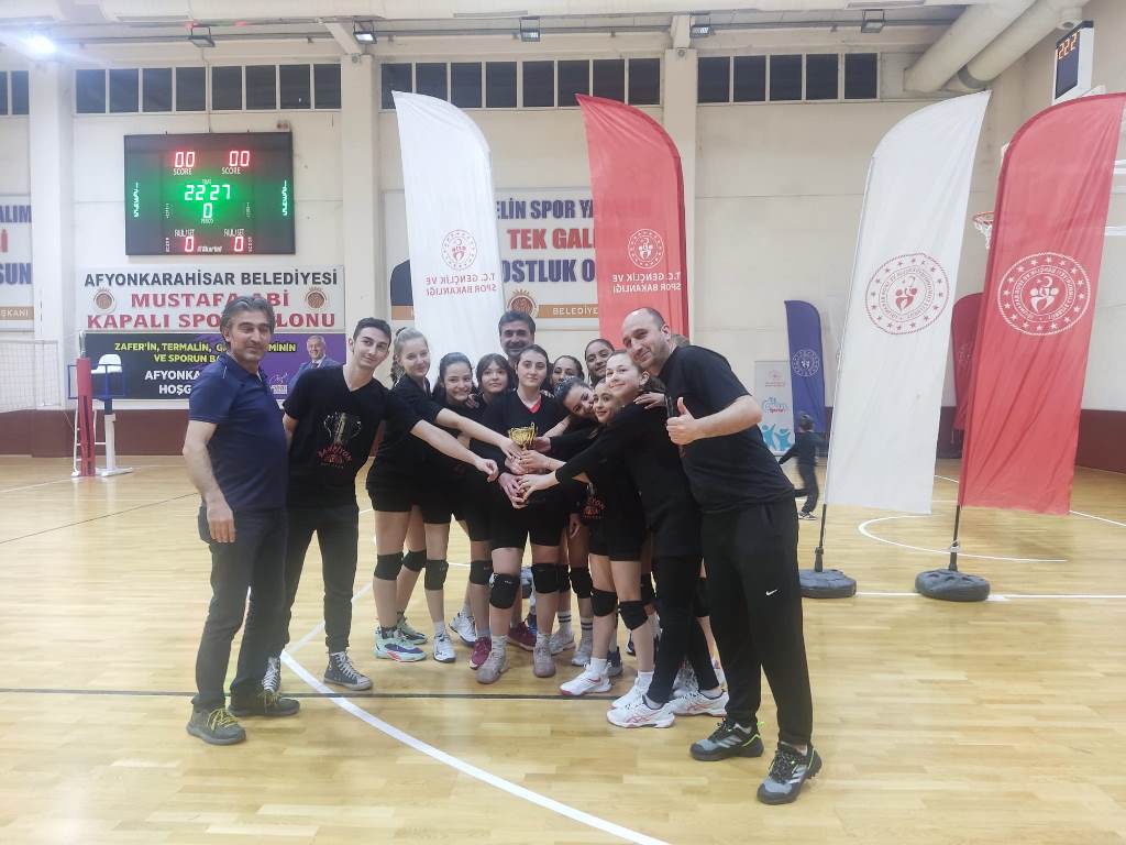 MİDİ KIZ VOLEYBOL İL MÜSABAKALARI TAMAMLANDI