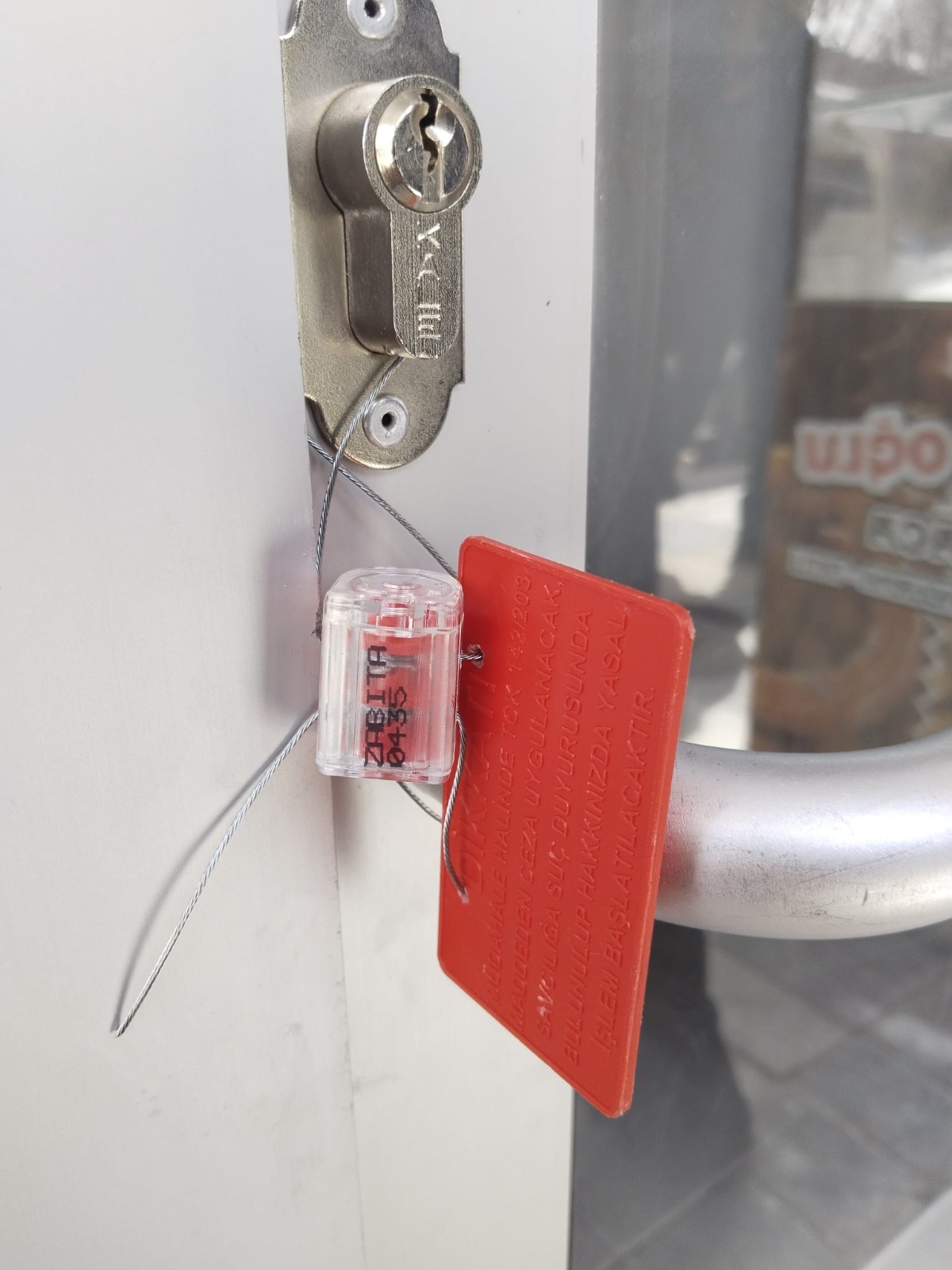 AFYON  KAMUOYUNUN GÜNDEMİNE BOMBA GİBİ DÜŞEN O DÜKKAN MÜHÜRLENDİ