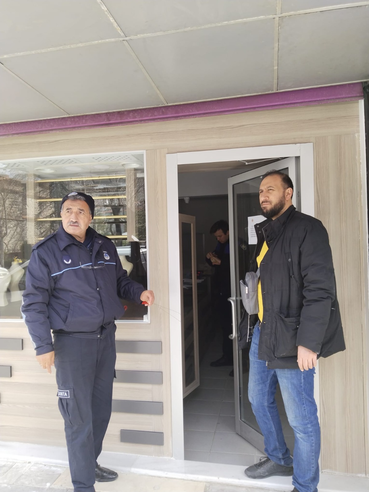 AFYON  KAMUOYUNUN GÜNDEMİNE BOMBA GİBİ DÜŞEN O DÜKKAN MÜHÜRLENDİ