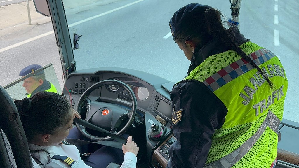 KADIN KAPTANI GÖRÜNCE İLGİNÇ ANLAR YAŞANDI