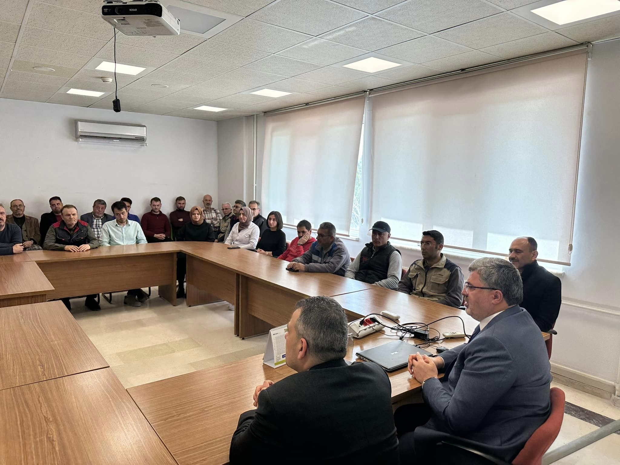 ÖZKAYA, EMİRDAĞ'DA ADAÇAL TESİSİNİ ZİYARET ETTİ