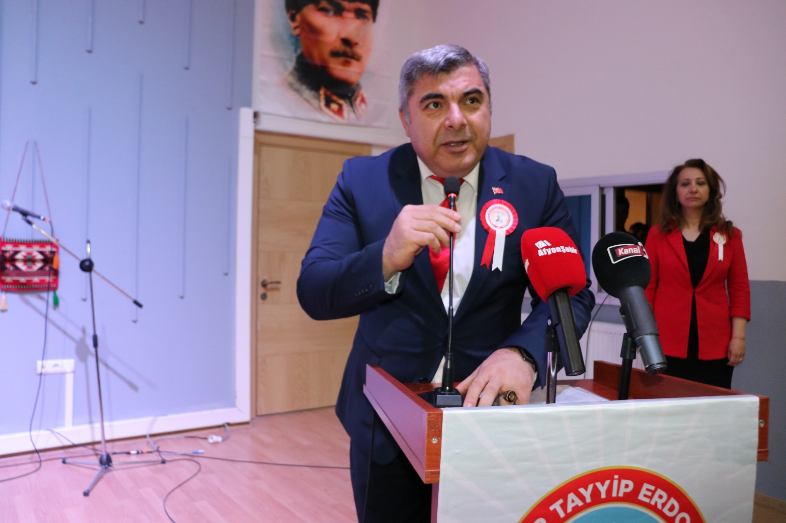 ÖĞRENCİLER TİYATRO ESERİYLE O ANLARI YAŞATTI