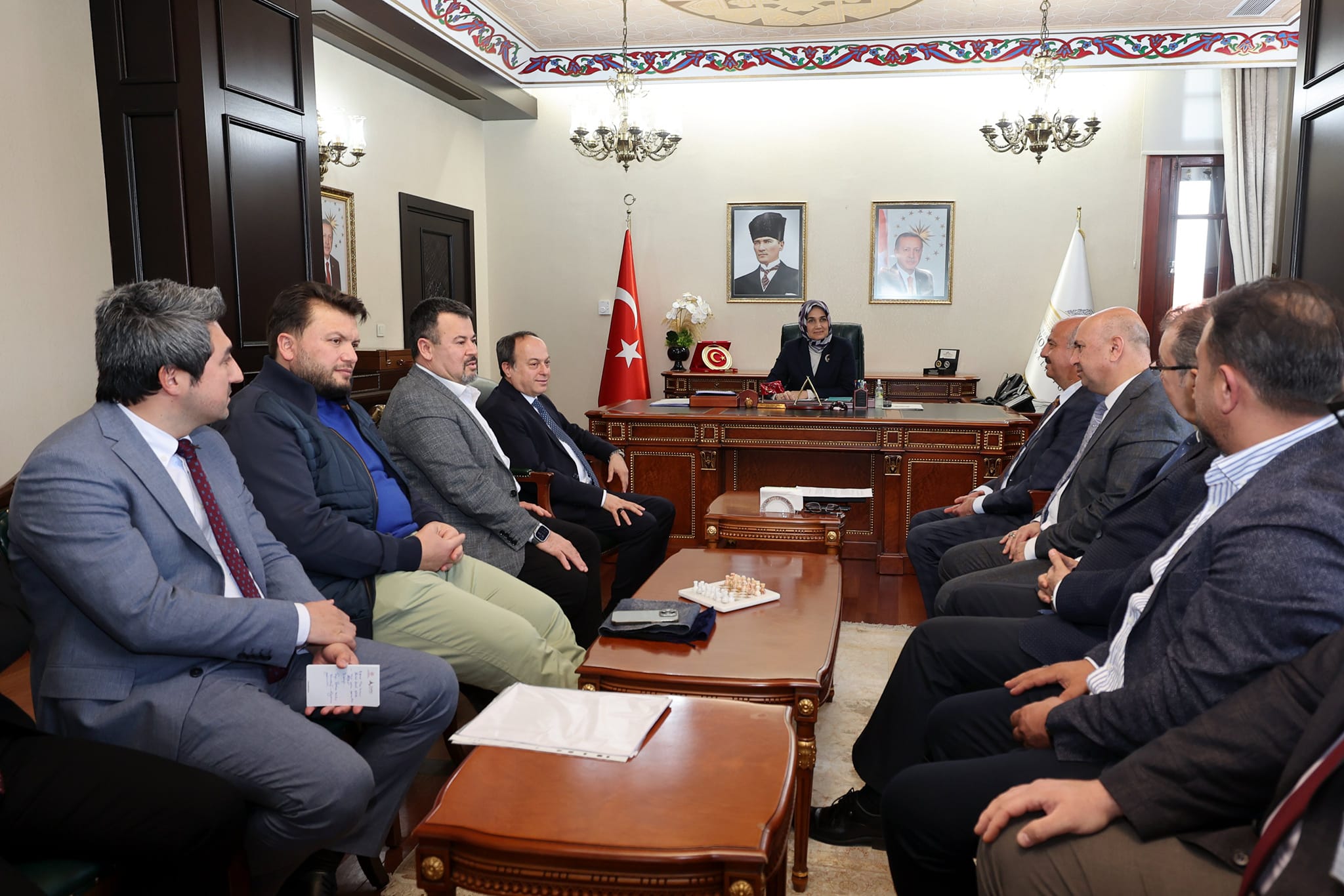 VALİ YİĞİTBAŞI TURİZM TEMSİLCİLERİ İLE BİR ARAYA GELDİ
