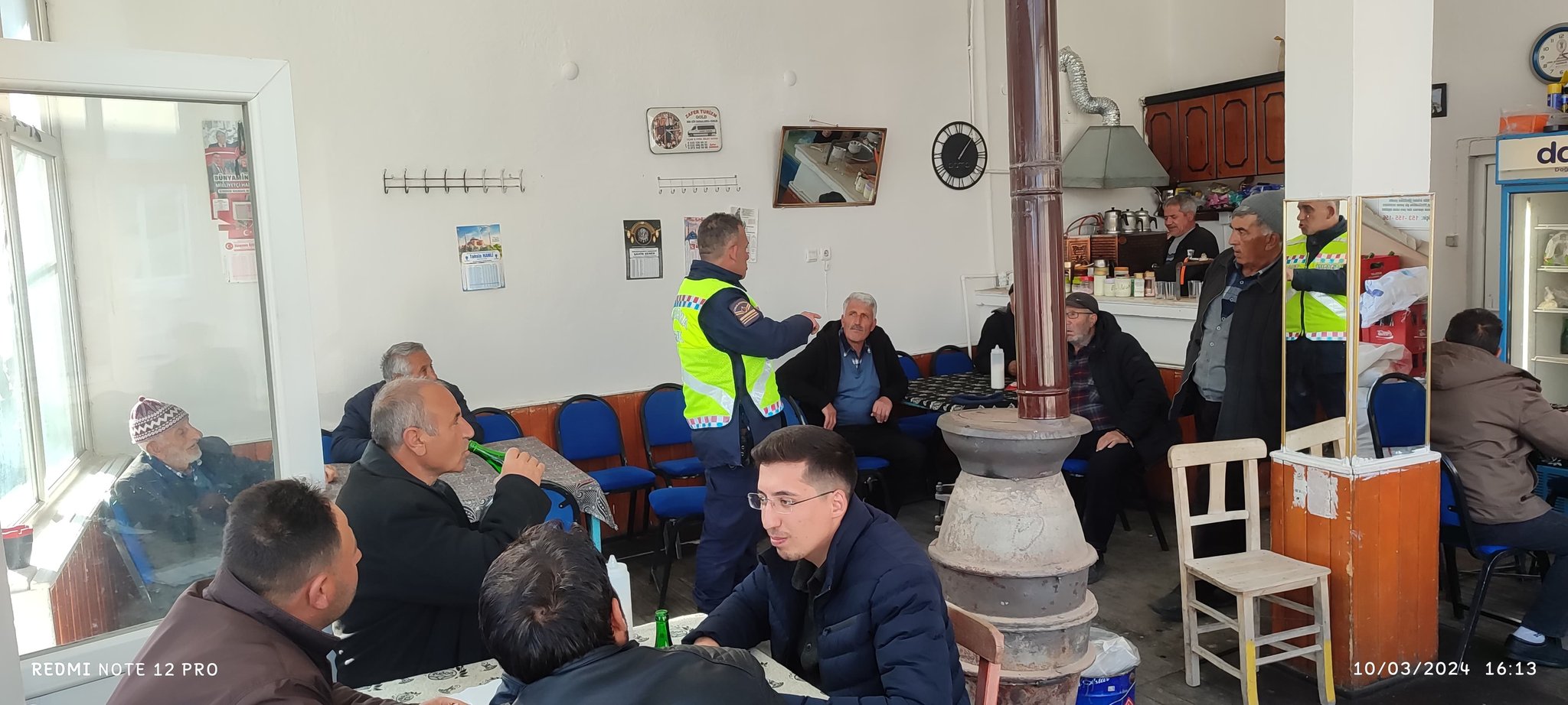 Bolvadin Halkı Jandarma Ekipleri Kolaylık Sağlıyor