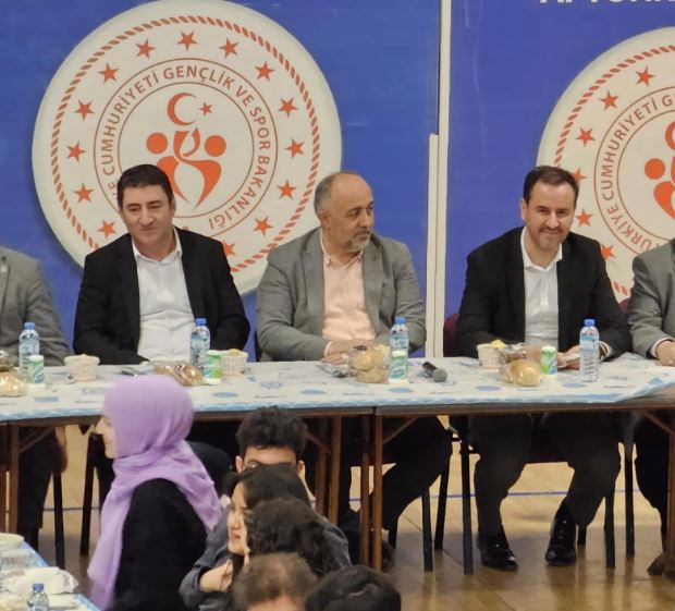 AFYONLU GENÇLER İFTARDA BULUŞTU