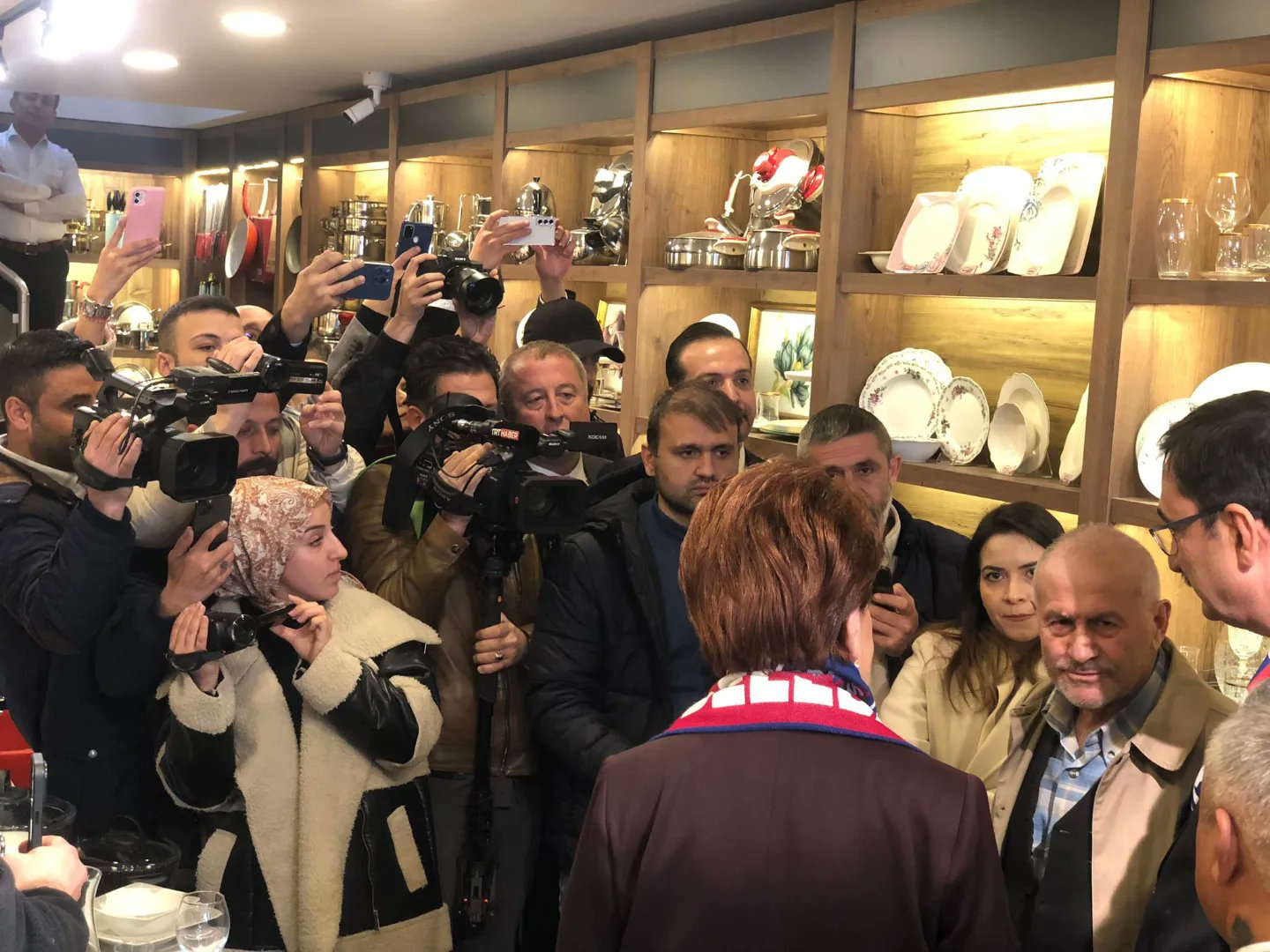 OLGUN AKŞENER İLE NİĞDE ESNAFINI ZİYARET ETTİ