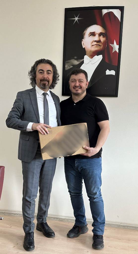AKADEMİSYENLERE YENİ DİZÜSTÜ BİLGİSAYARLARI TESLİM EDİLDİ