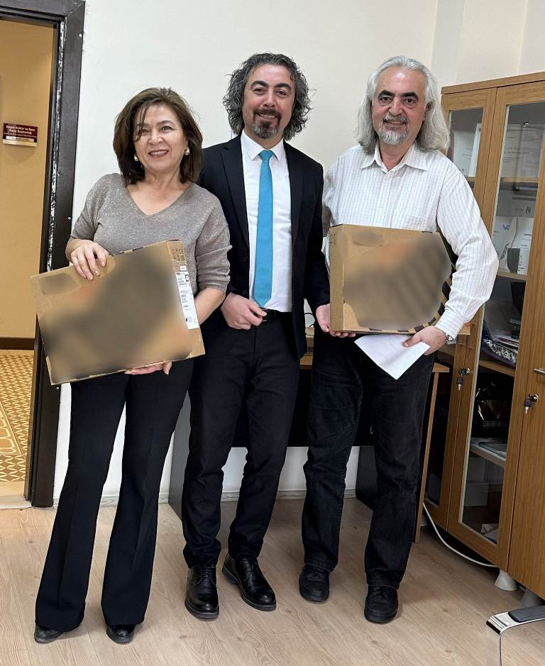 AKADEMİSYENLERE YENİ DİZÜSTÜ BİLGİSAYARLARI TESLİM EDİLDİ