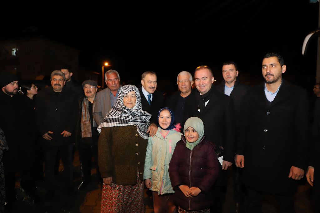 "PROJE ÜRETEMEYENLER ŞEHRİ YÖNETMEYE TALİP OLUYORLAR"