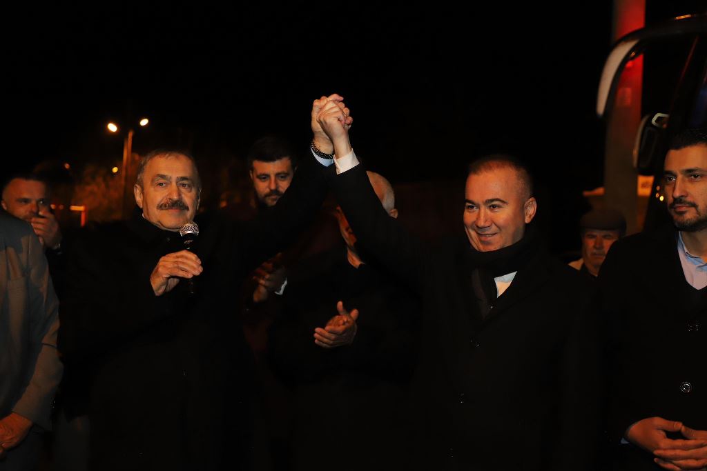 "PROJE ÜRETEMEYENLER ŞEHRİ YÖNETMEYE TALİP OLUYORLAR"