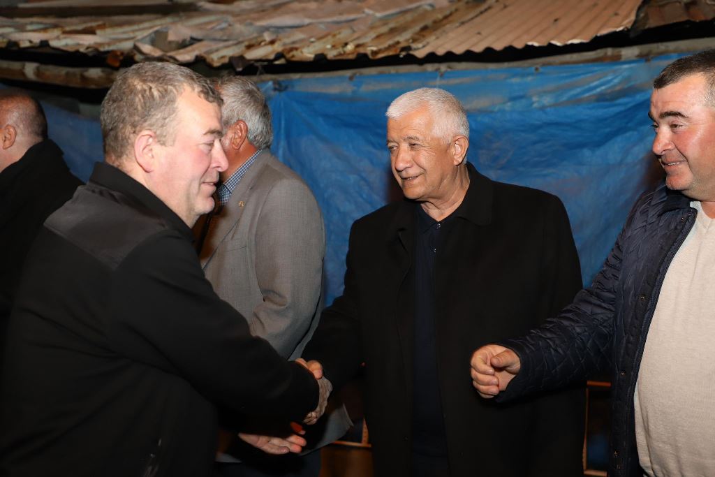 "PROJE ÜRETEMEYENLER ŞEHRİ YÖNETMEYE TALİP OLUYORLAR"