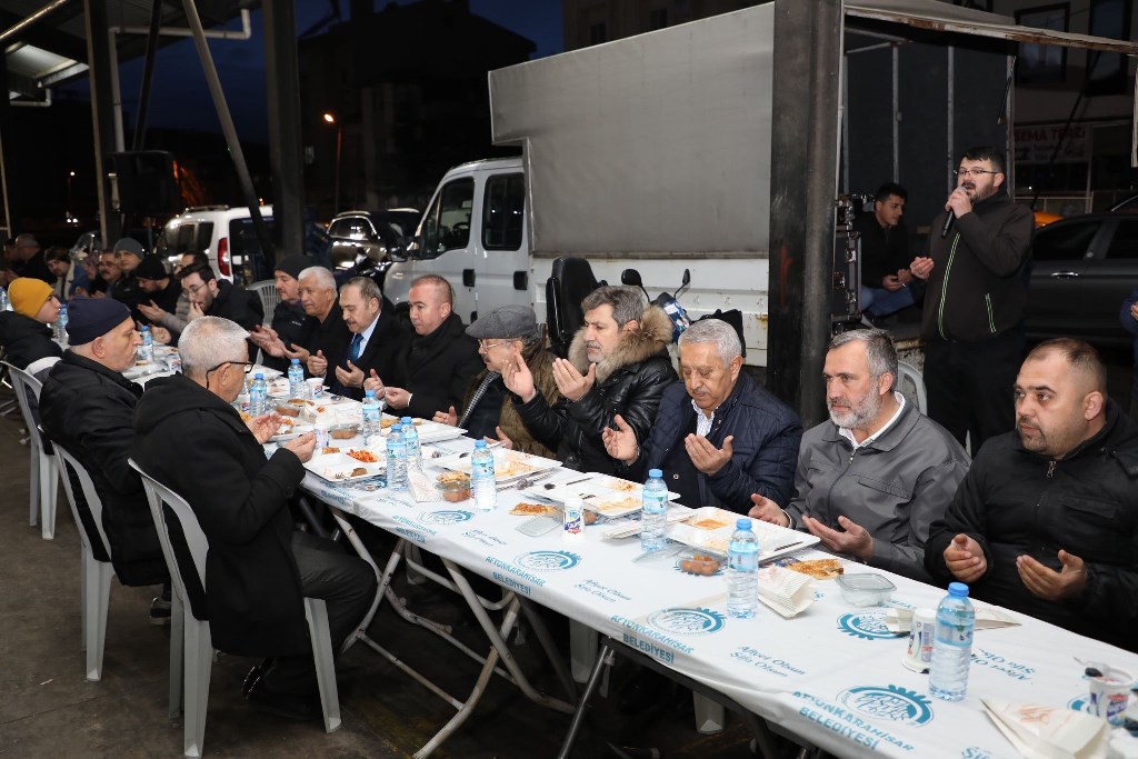 AFYON BELEDİYESİ İFTAR SOFRASI GELENEĞİNİ SÜRDÜRÜYOR