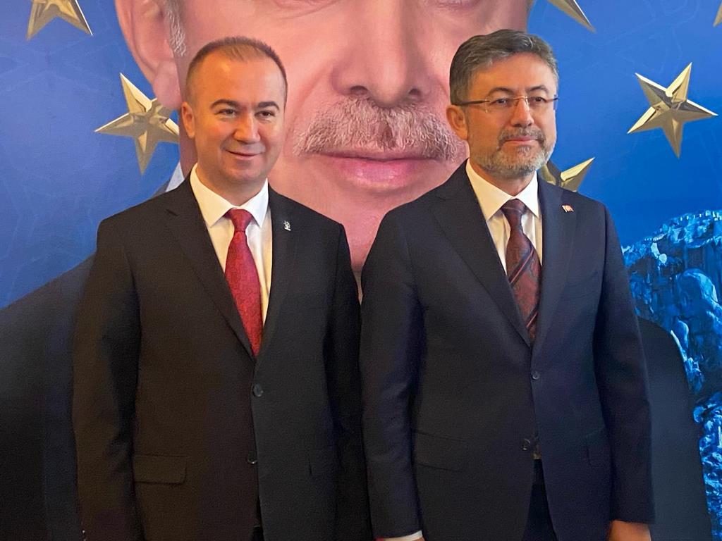 YUMAKLI'NIN VALİLİKTEN SONRAKİ İLK DURAĞI AK PARTİ SKM OLDU