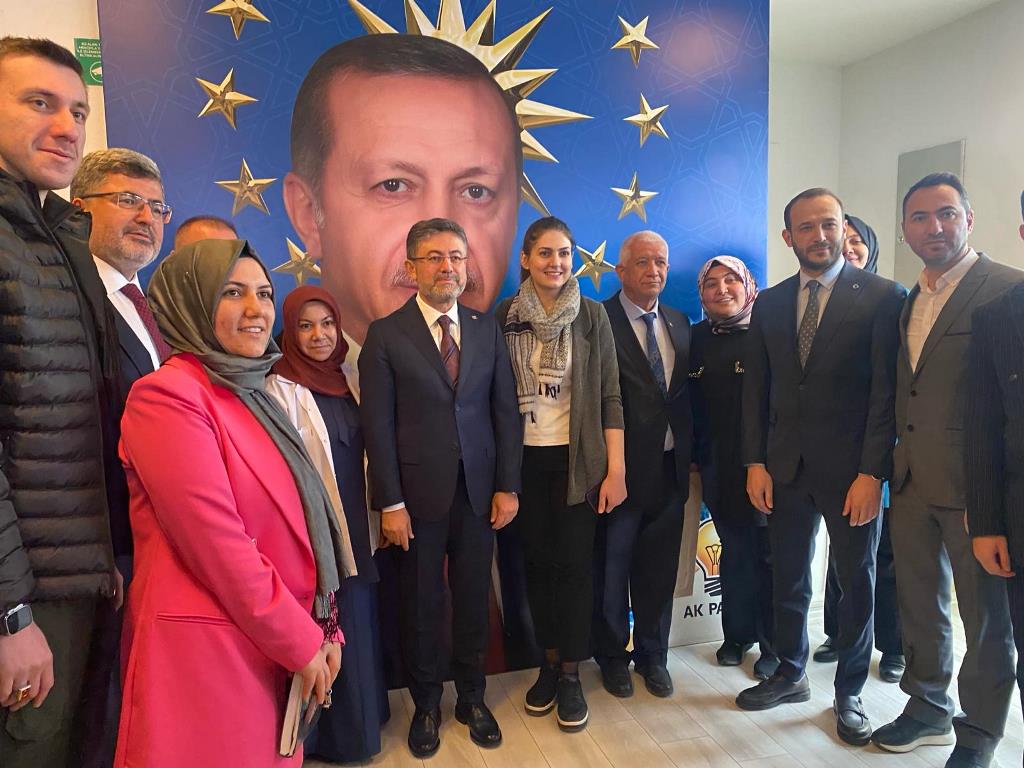 YUMAKLI'NIN VALİLİKTEN SONRAKİ İLK DURAĞI AK PARTİ SKM OLDU