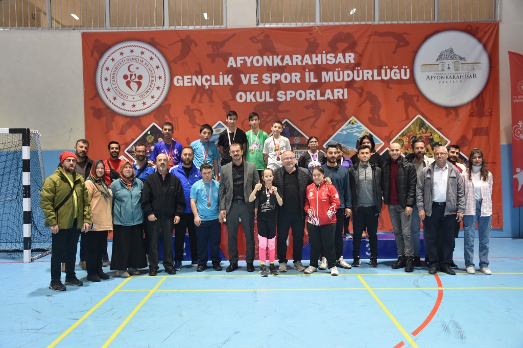 ÖZEL SPORCULAR MASA TENİSİ MÜSABAKALARI TAMAMLANDI