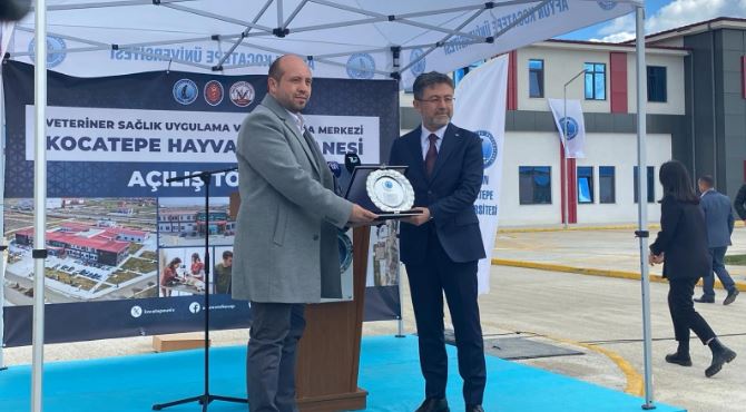 BAKAN YUMAKLI HAYVAN HASTANESİ AÇILIŞINA KATILDI