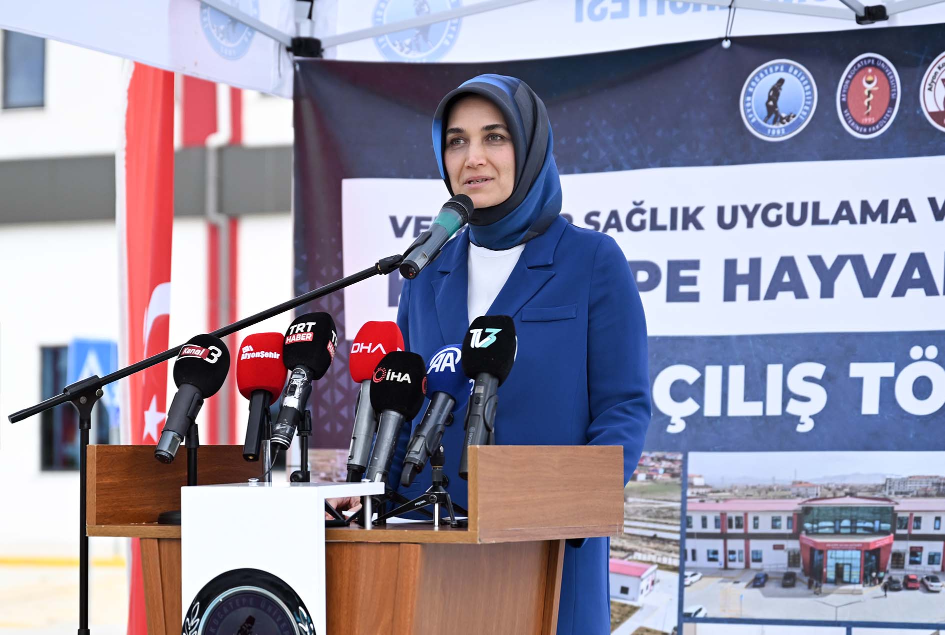 REKTÖR KARAKAŞ, "AKÜ BÖLGE'NİN ÖNEMLİ KURUMLARINDAN BİRİ"