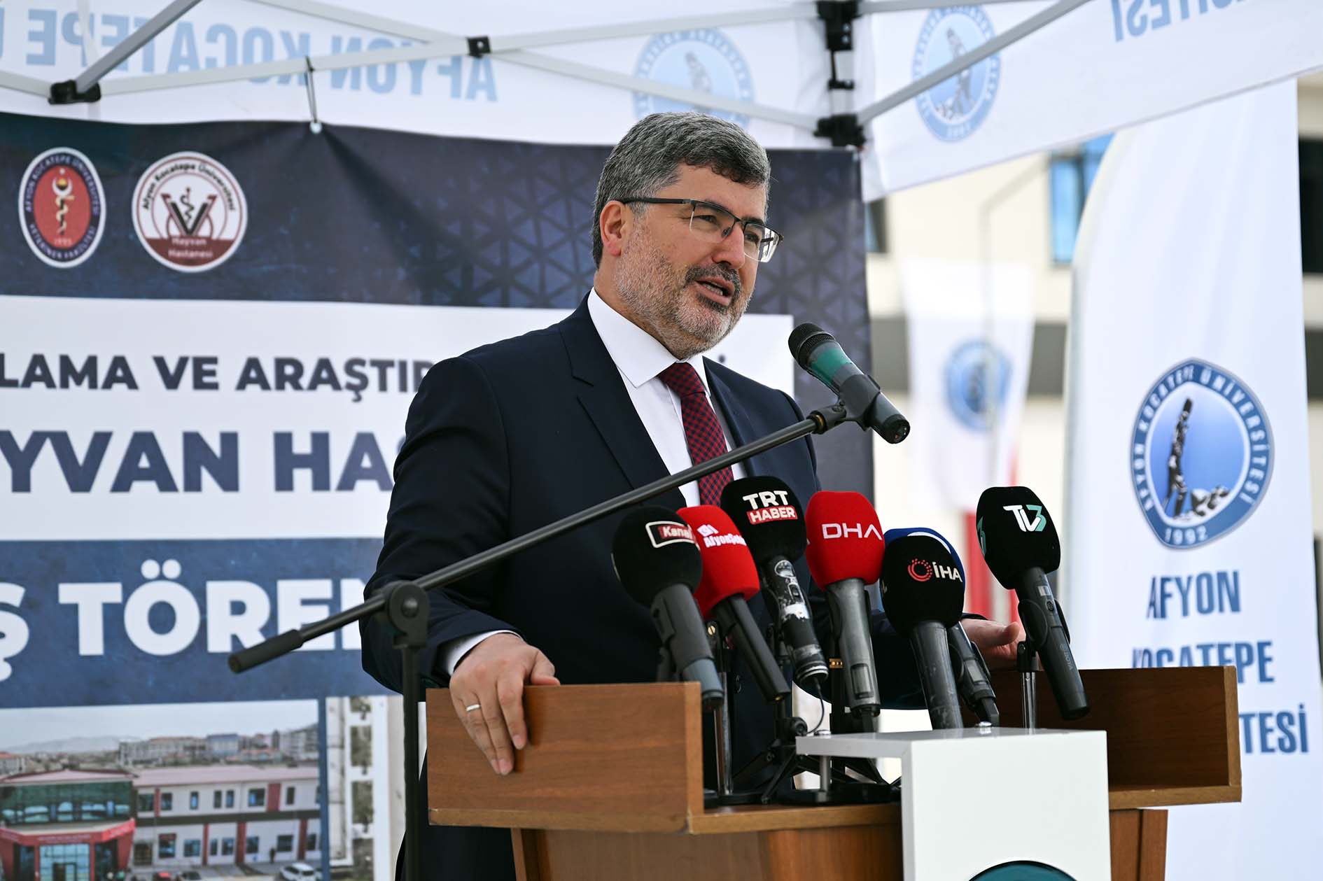 REKTÖR KARAKAŞ, "AKÜ BÖLGE'NİN ÖNEMLİ KURUMLARINDAN BİRİ"