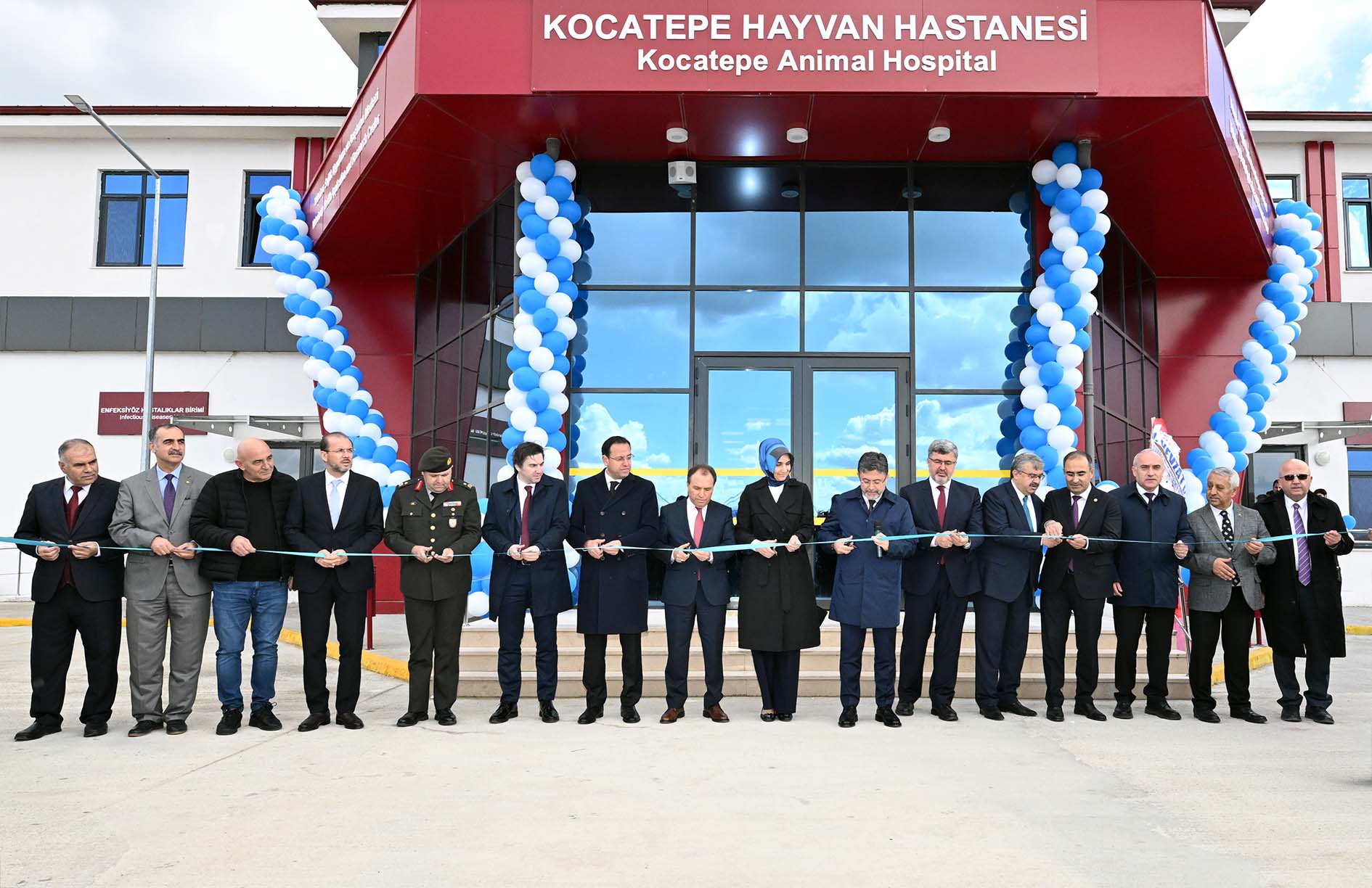 REKTÖR KARAKAŞ, "AKÜ BÖLGE'NİN ÖNEMLİ KURUMLARINDAN BİRİ"