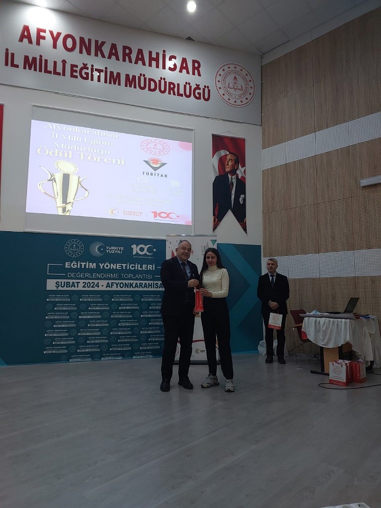 EMİRDAĞ AZİZİYE ANADOLU LİSESİ 'TÜBİTAK PROJESİ' ÖDÜLÜNÜ ALDI