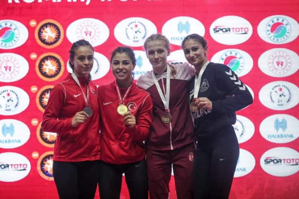 AFYON'LU GÜREŞÇİLER MADALYA YAĞDIRDI