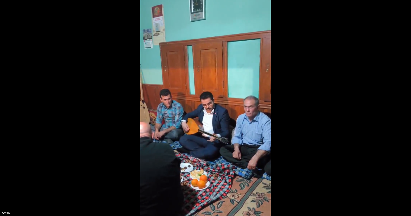 Köy Odası Geleneği Sürdürülüyor Kaymakam Han Geleneğe Sazlı Sözlü Eşlik Etti