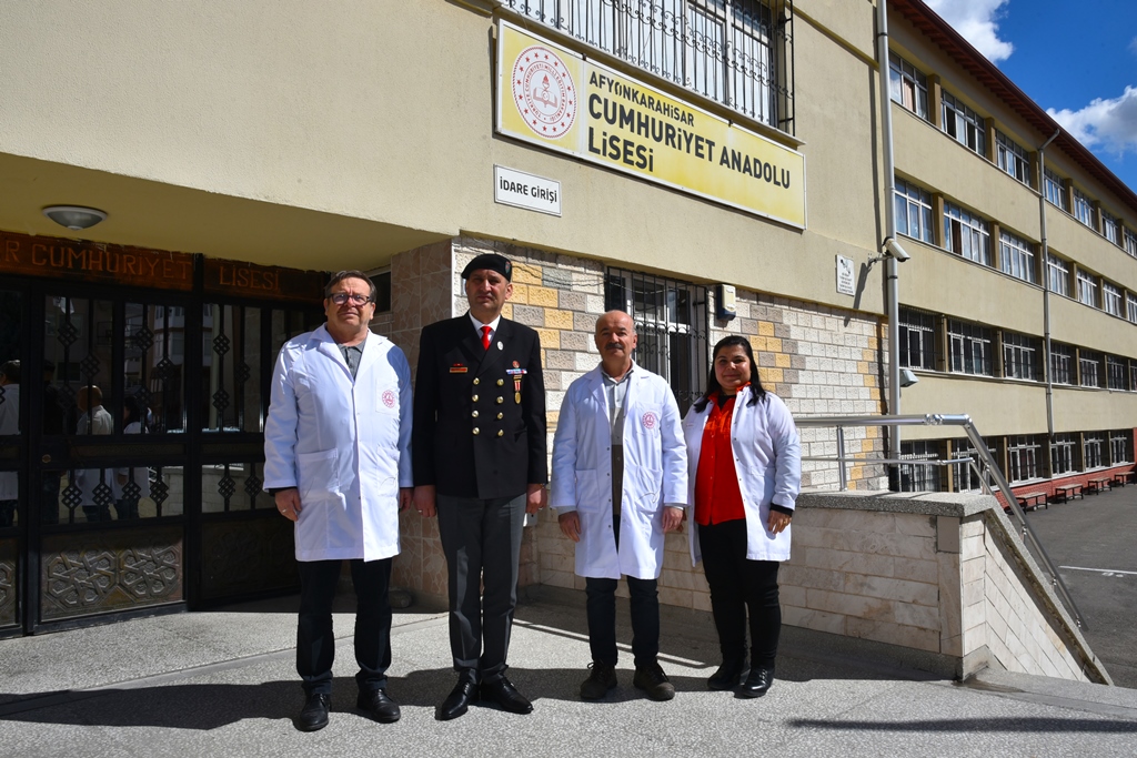 CUMHURİYET LİSESİ'NDE 'ÇANAKKALE VE ŞEHİTLİK' SÖYLEŞİSİ