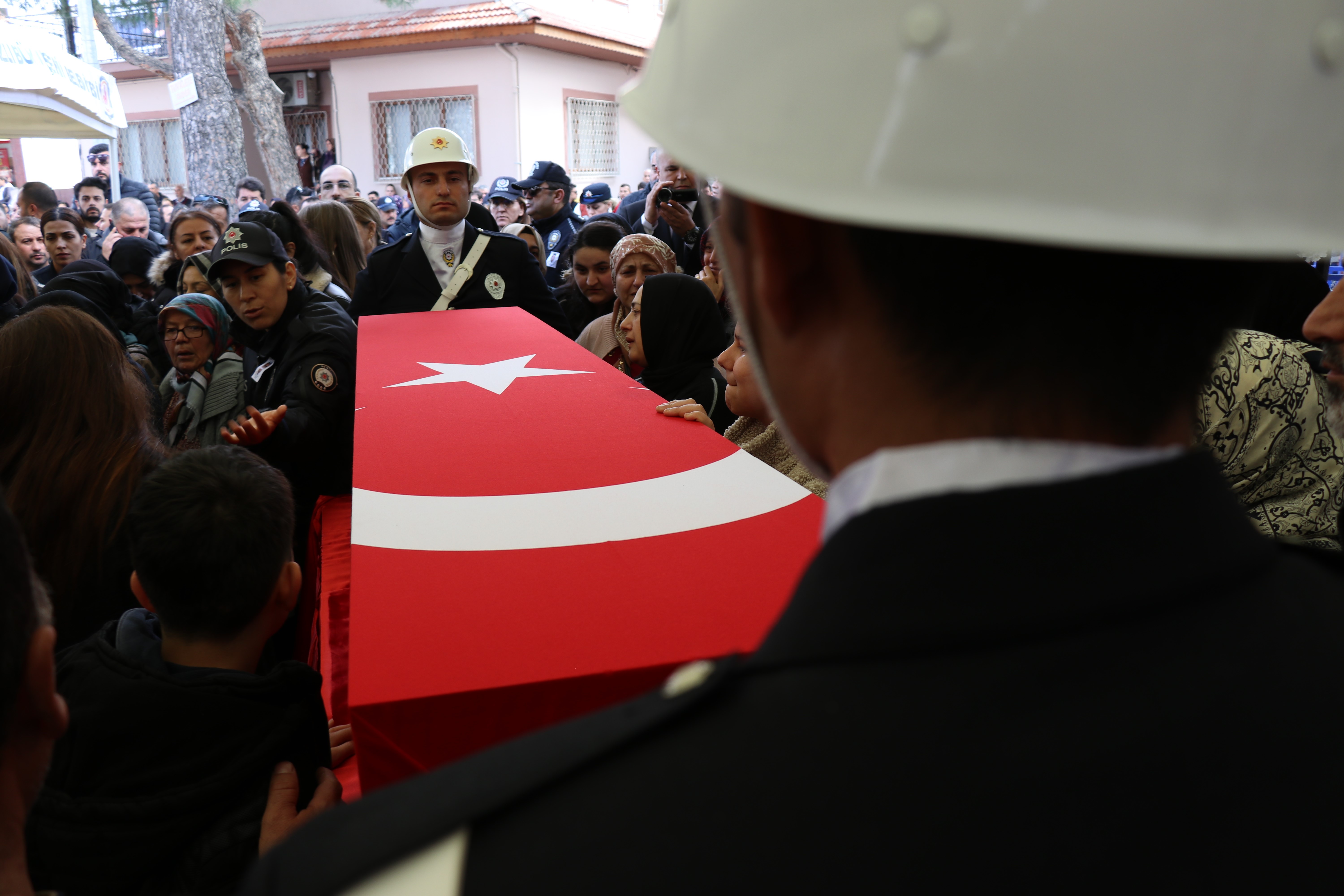 Doğum Gününde Şehit Düşen Polis Memuru Son Yolculuğuna Uğurlandı