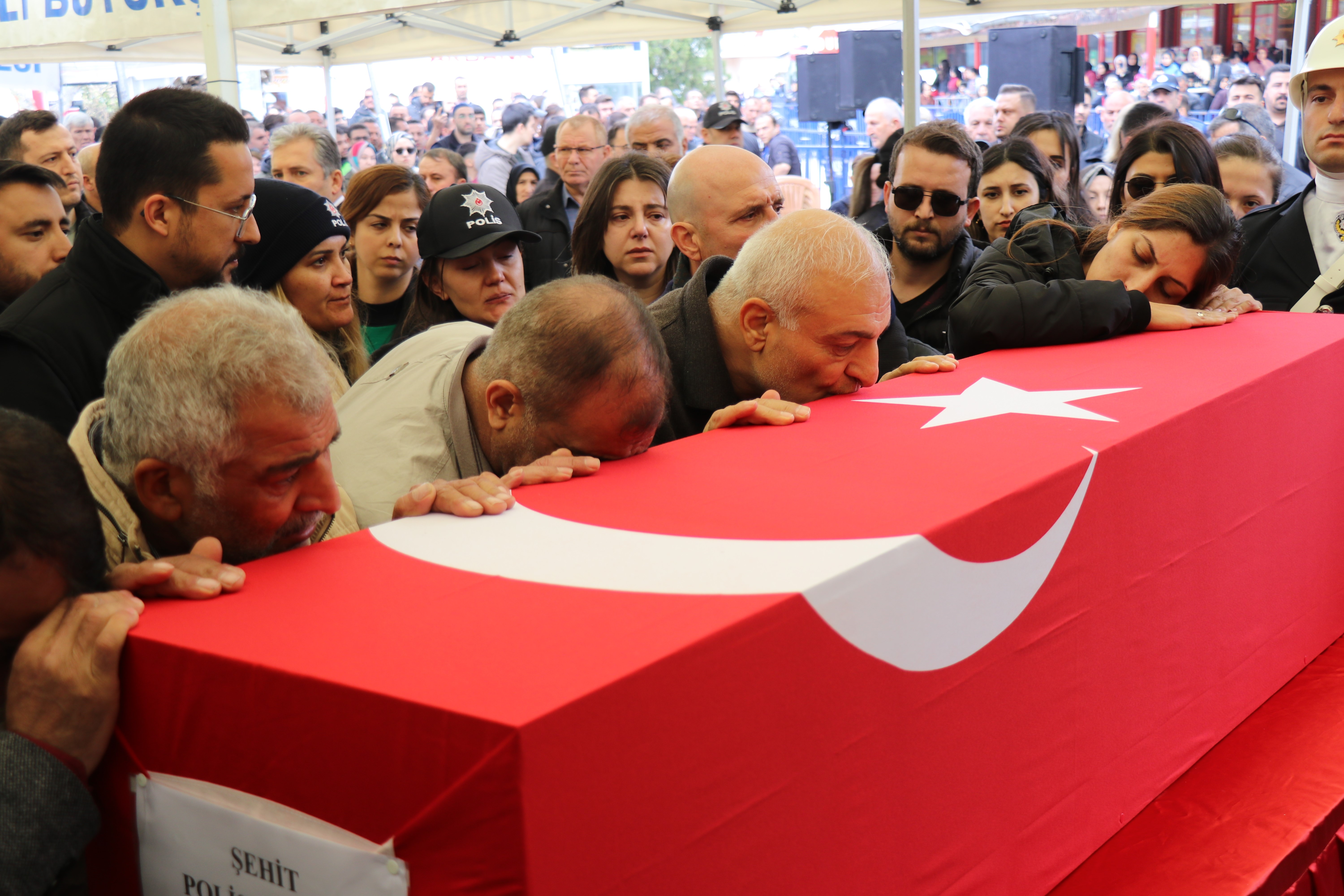 Doğum Gününde Şehit Düşen Polis Memuru Son Yolculuğuna Uğurlandı