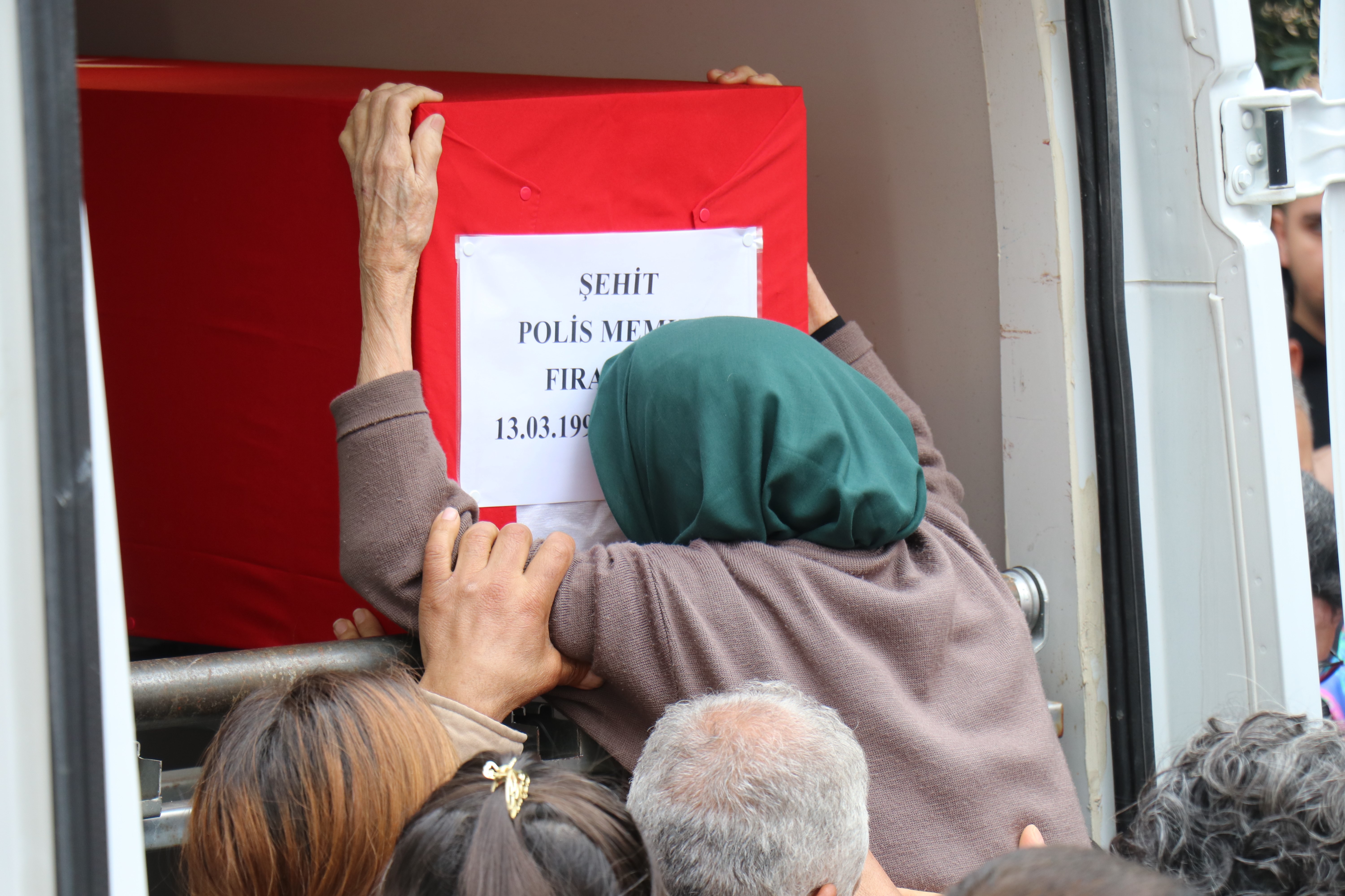 Doğum Gününde Şehit Düşen Polis Memuru Son Yolculuğuna Uğurlandı