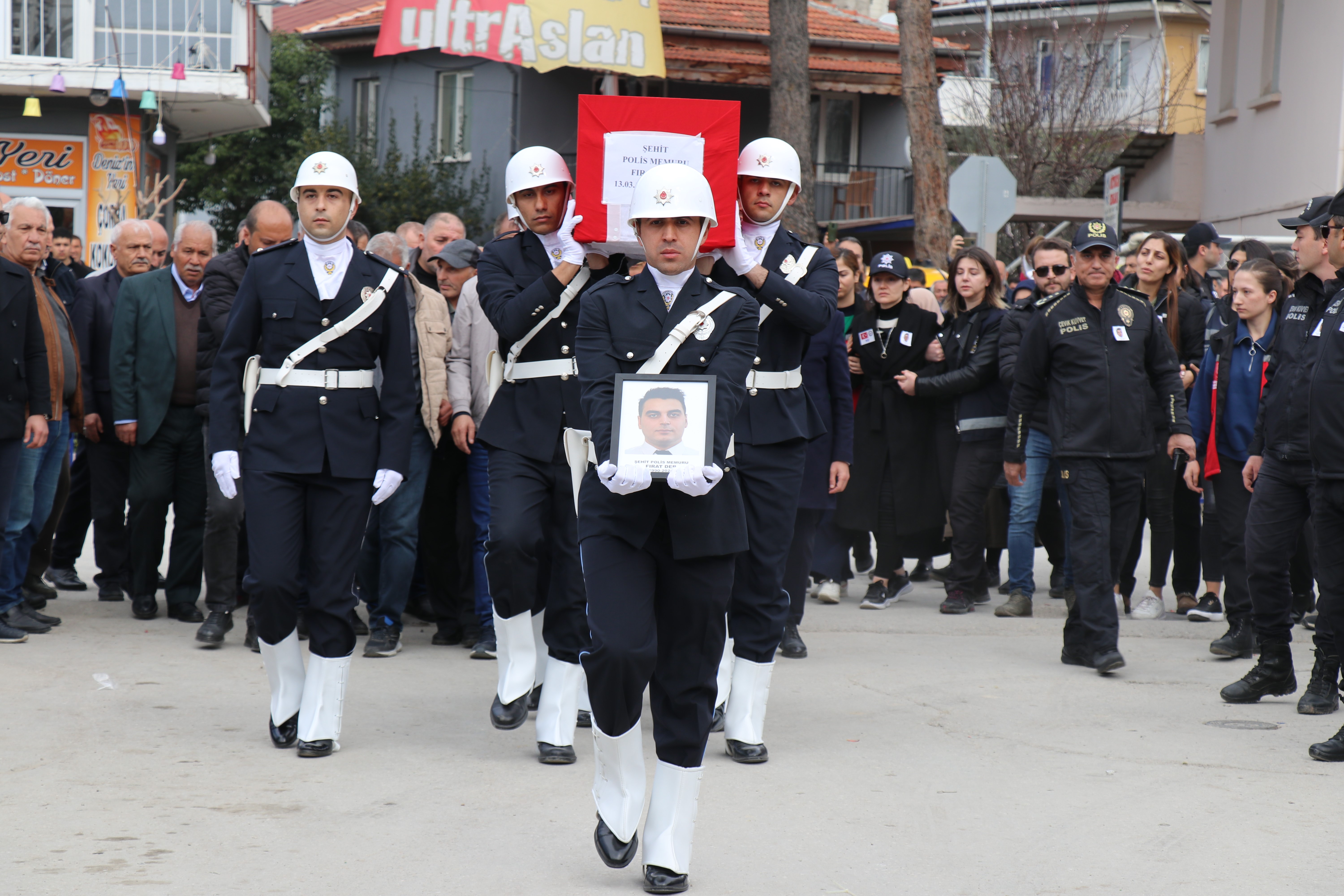 Doğum Gününde Şehit Düşen Polis Memuru Son Yolculuğuna Uğurlandı