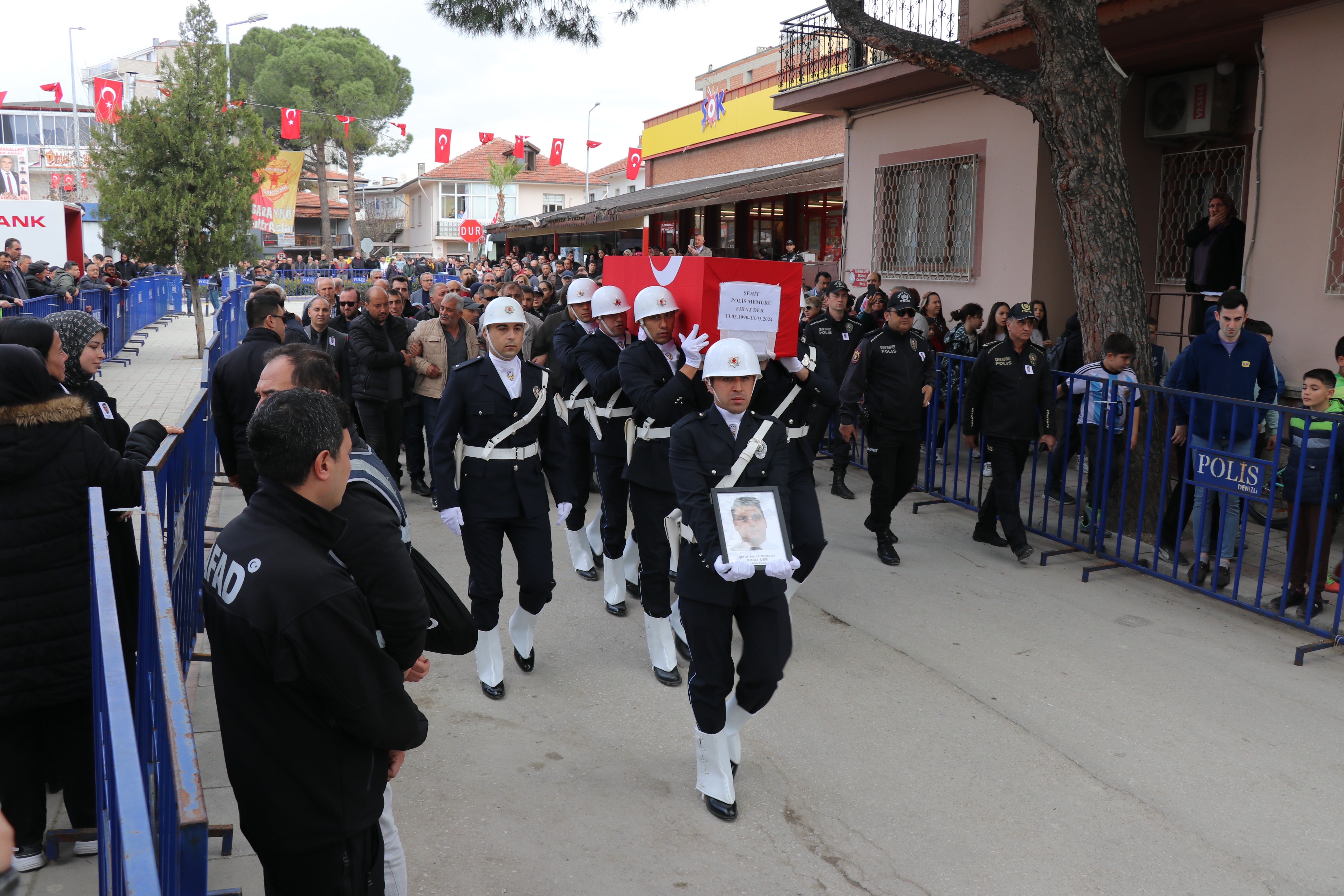 Doğum Gününde Şehit Düşen Polis Memuru Son Yolculuğuna Uğurlandı