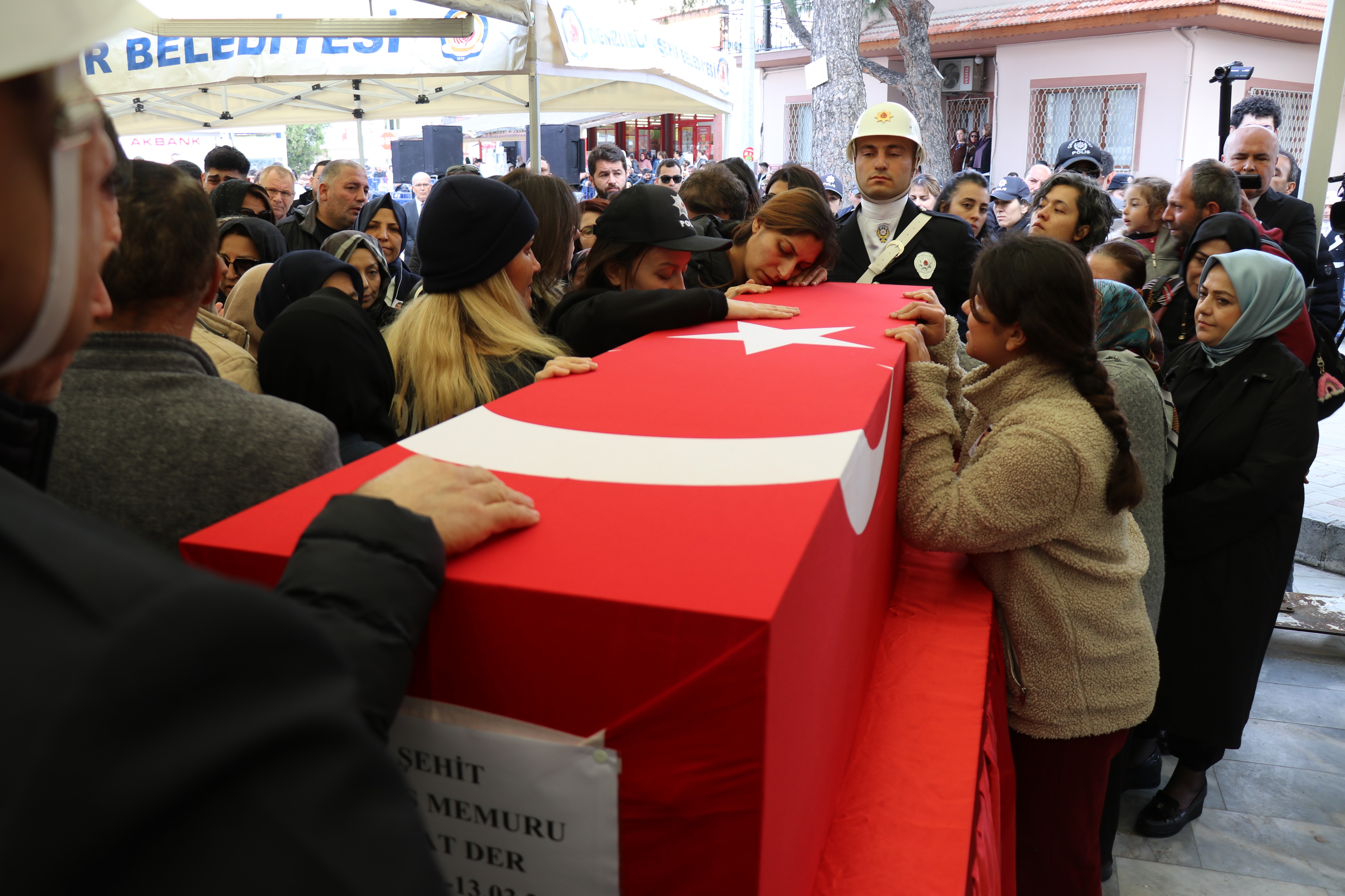 Doğum Gününde Şehit Düşen Polis Memuru Son Yolculuğuna Uğurlandı