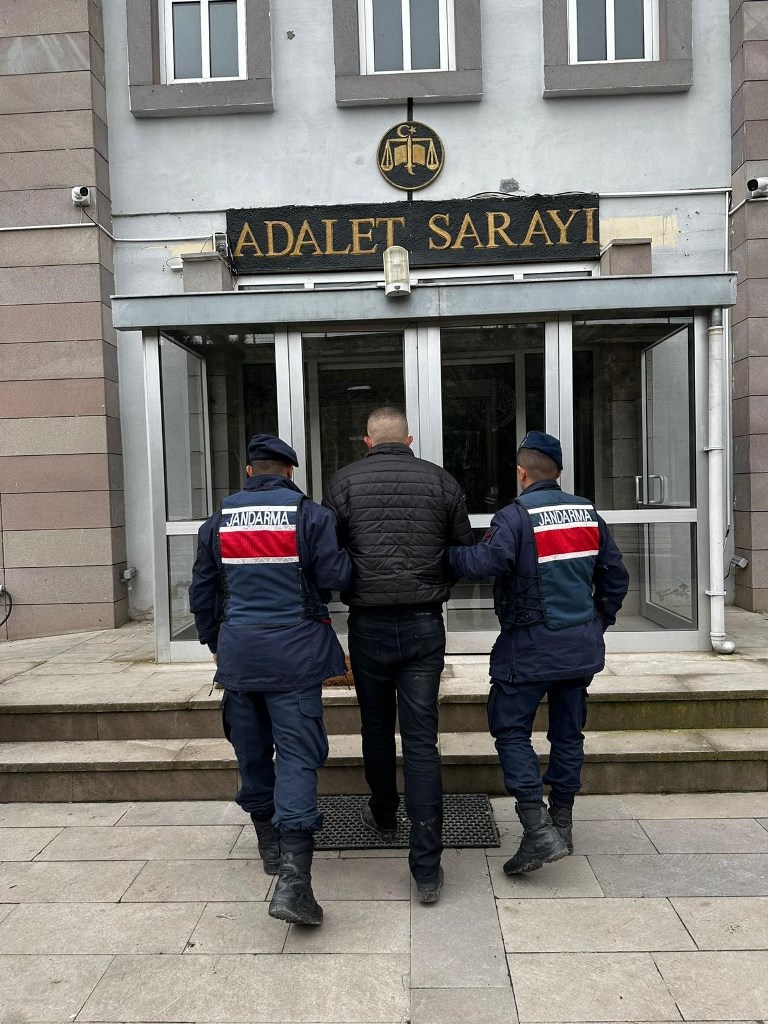 AFYON'DA GECE VAKTİ YAĞMA SUÇUNDAN ARANIYORDU