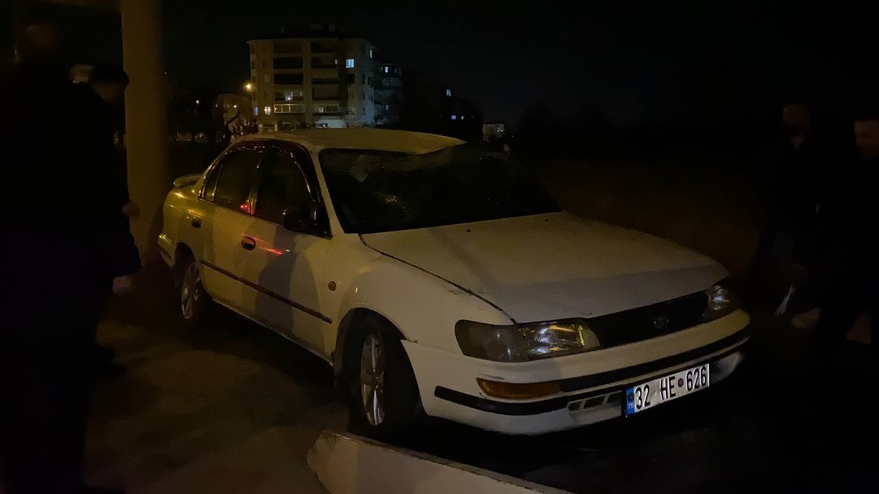 Kamyonetle Otomobil Çarpıştı: 5 Yaralı