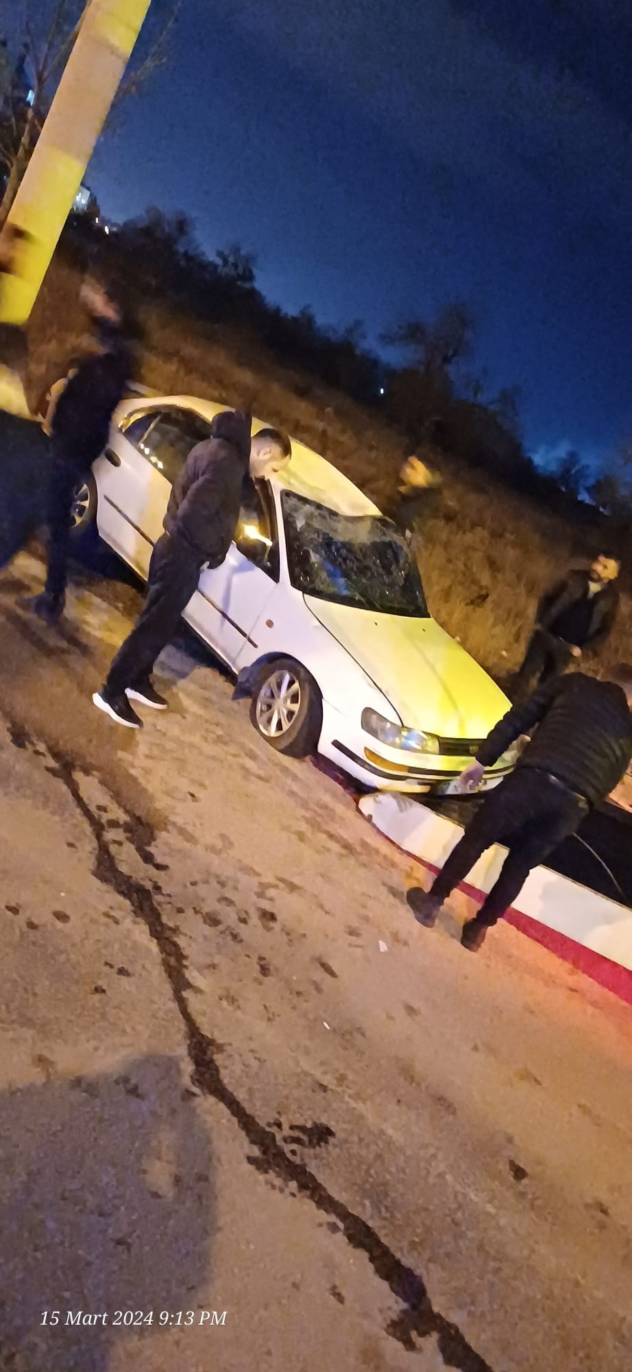 Kamyonetle Otomobil Çarpıştı: 5 Yaralı