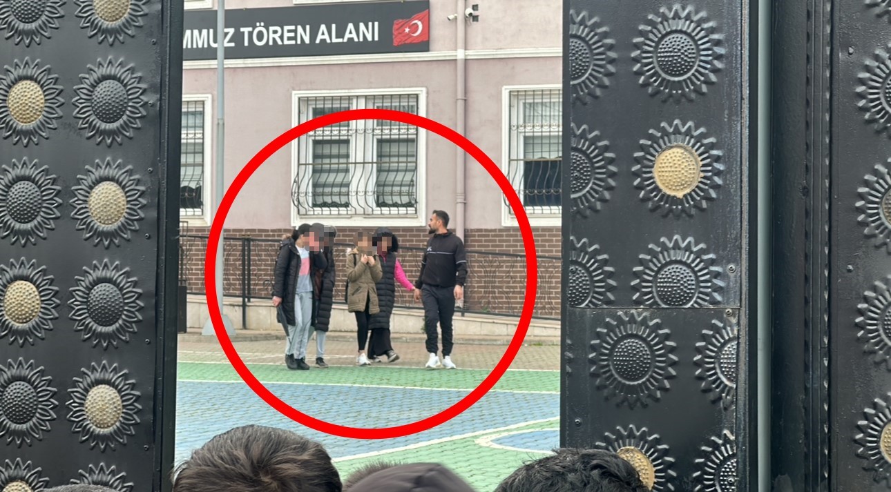 4 Öğrenci Okulda Mahsur Kaldı!