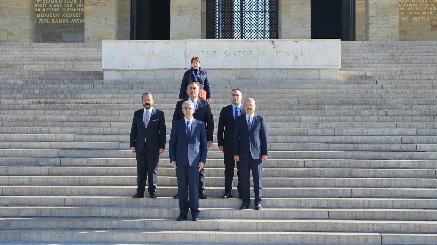 "KURULTAY ÖNCESİ ANITKABİR'DE ATATÜRK'ÜN HUZURUNDAYIZ"