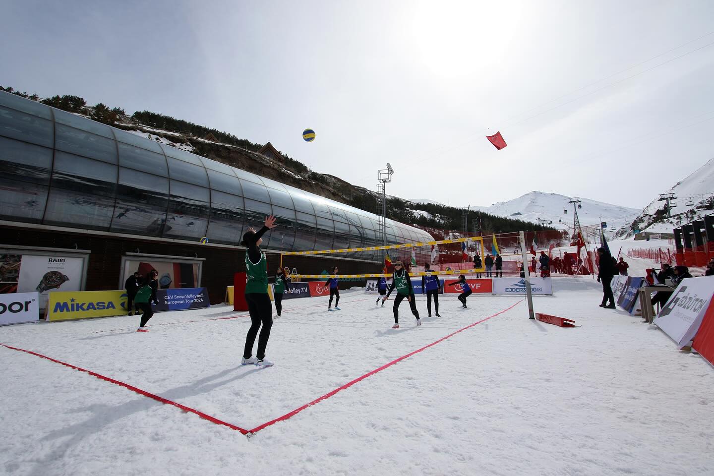 2024 CEV Kar Voleybolu Avrupa Turu  Palandökn'de başladı