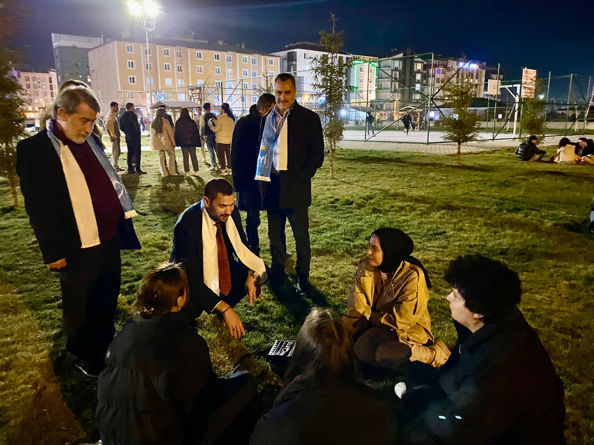 "YAĞCI, GENÇLERLE GELECEK İNŞA EDECEK: AFYONKARAHİSAR'DA YENİ VİZYON!"