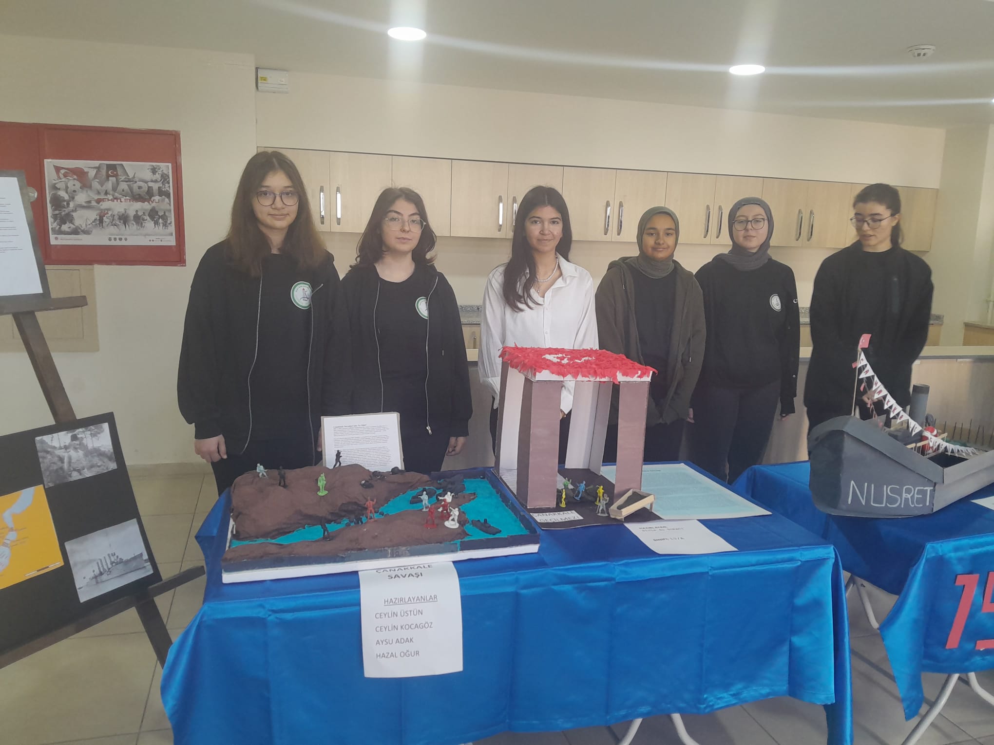 Öğrencilerden Duygulandıran Çanakkale Sergisi