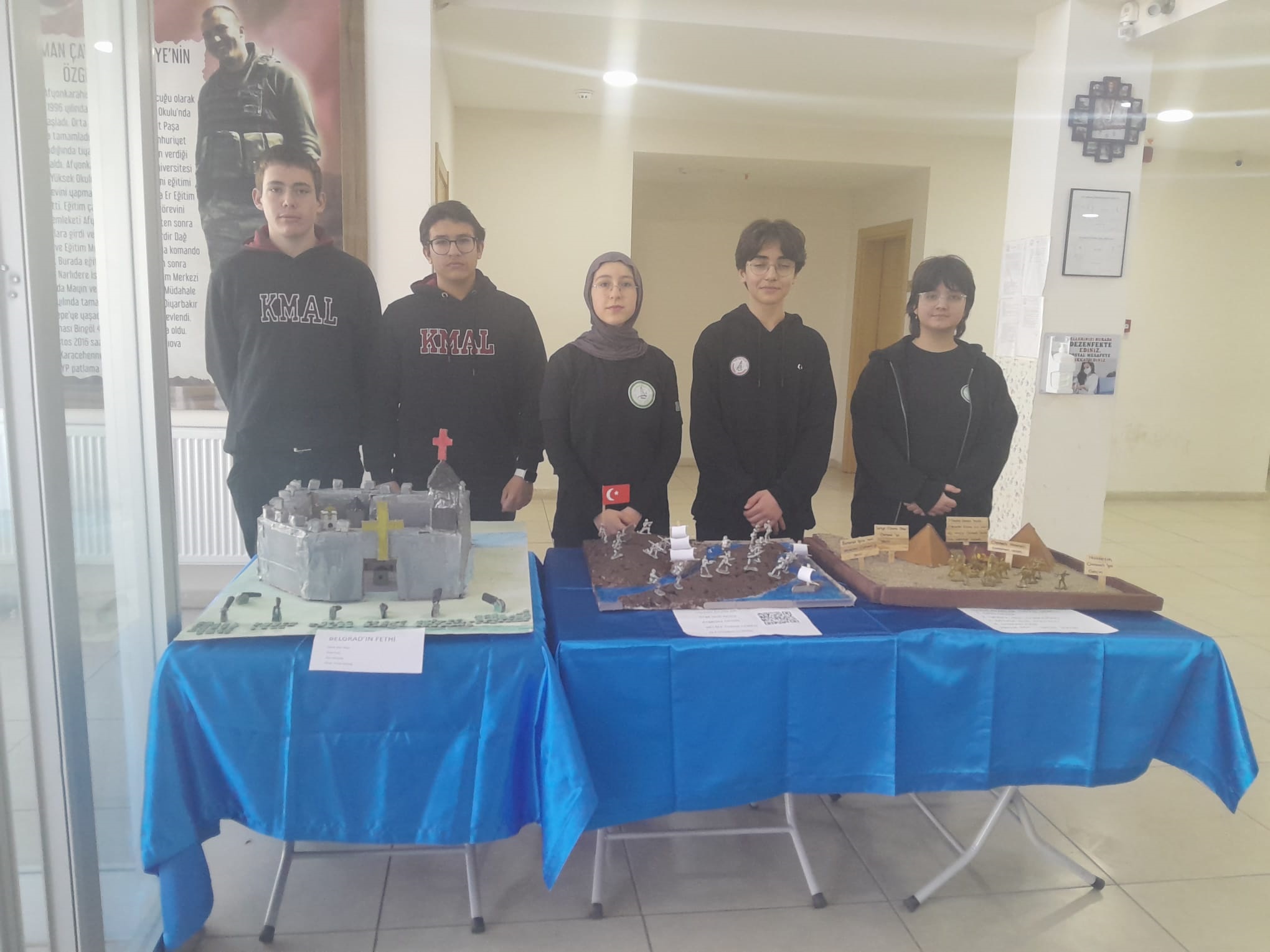 Öğrencilerden Duygulandıran Çanakkale Sergisi