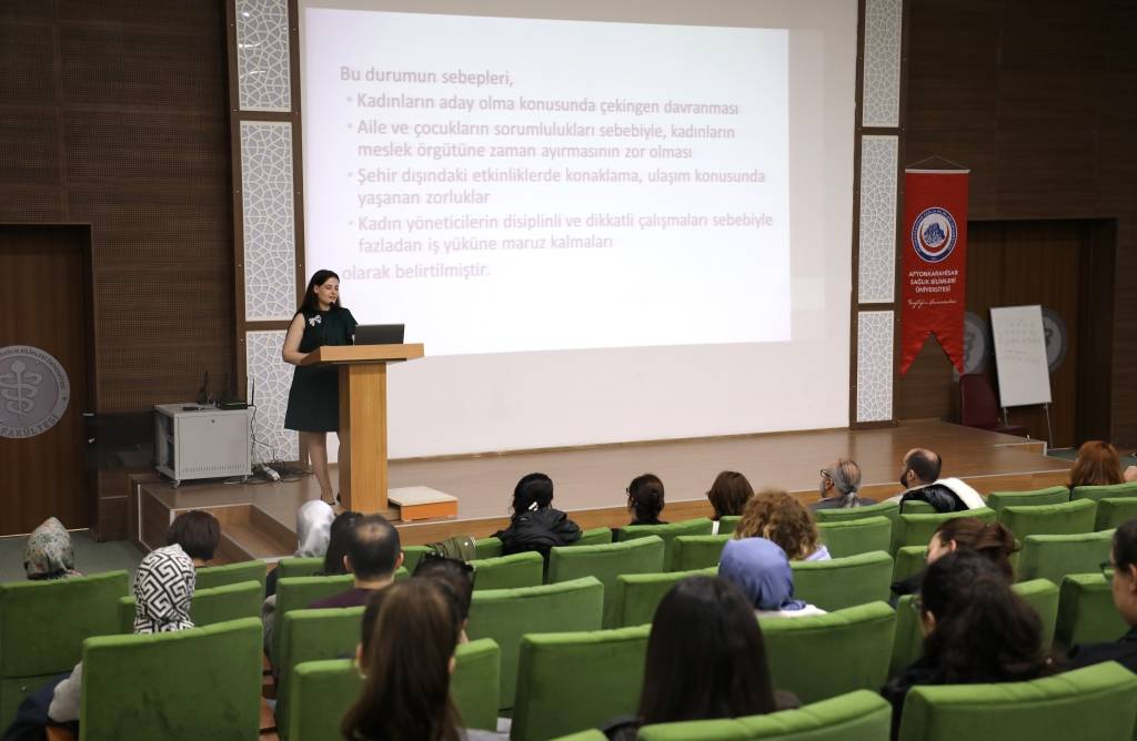 AFSÜ'de Seminerler Sürüyor