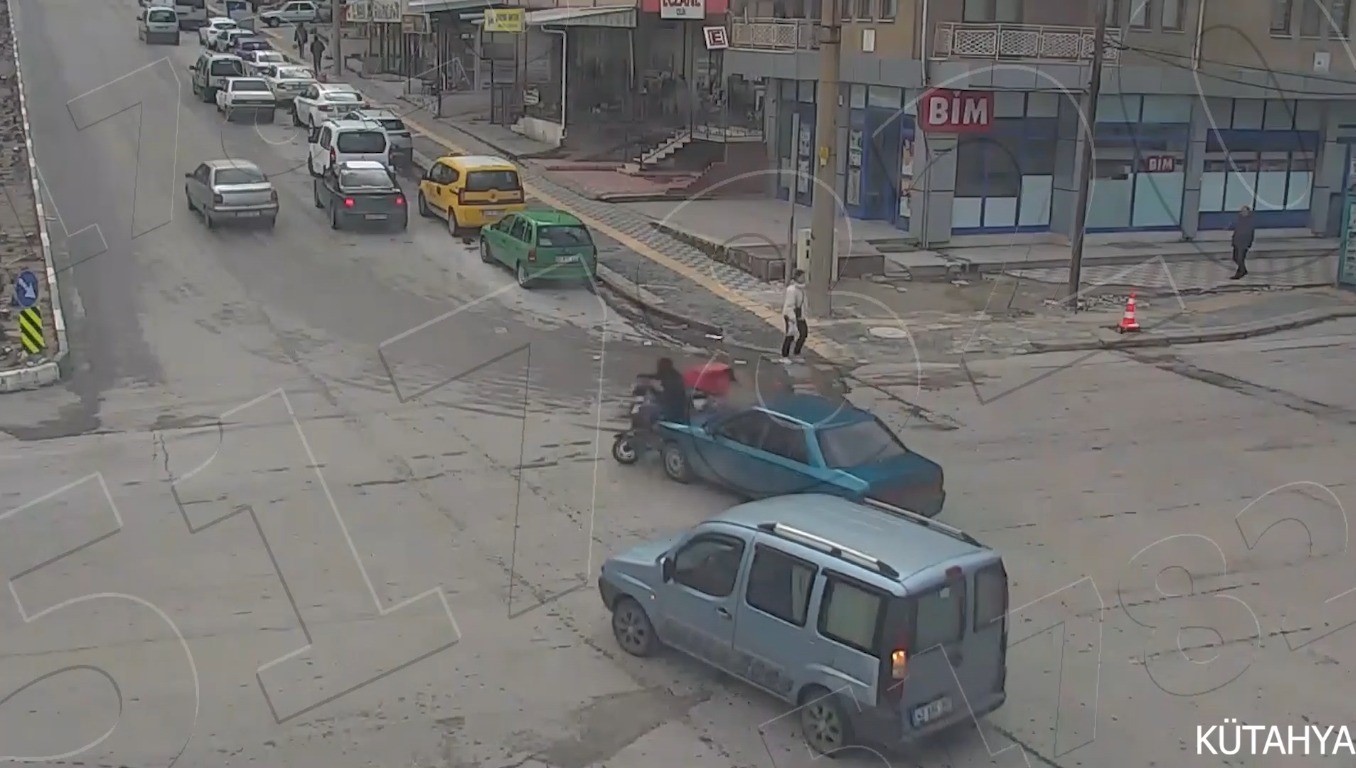 2 Ayrı Trafik Kazası: 3 Yaralı