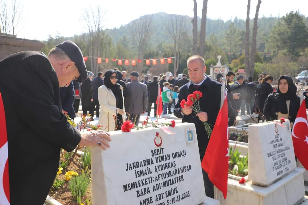 AK Partili Uluçay '' Çanakkale Zaferi'nin Ruhunu Yaşıyoruz''