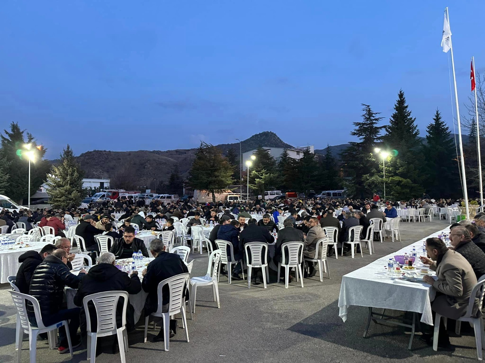 Erkmen Beldesinde Büyük İftar Programı Düzenlendi