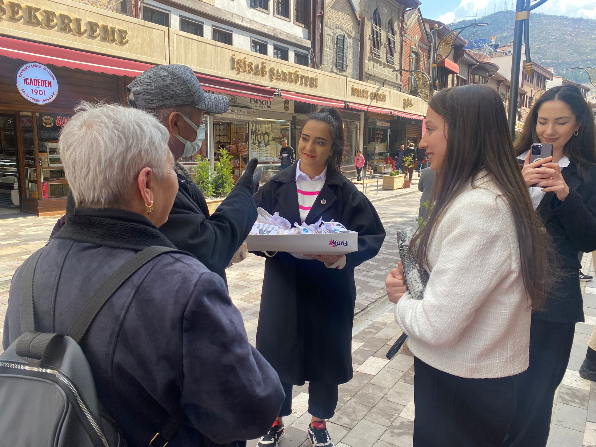 ÜLKÜ OCAKLARINDAN 18 MARTA ÖZEL İKRAM
