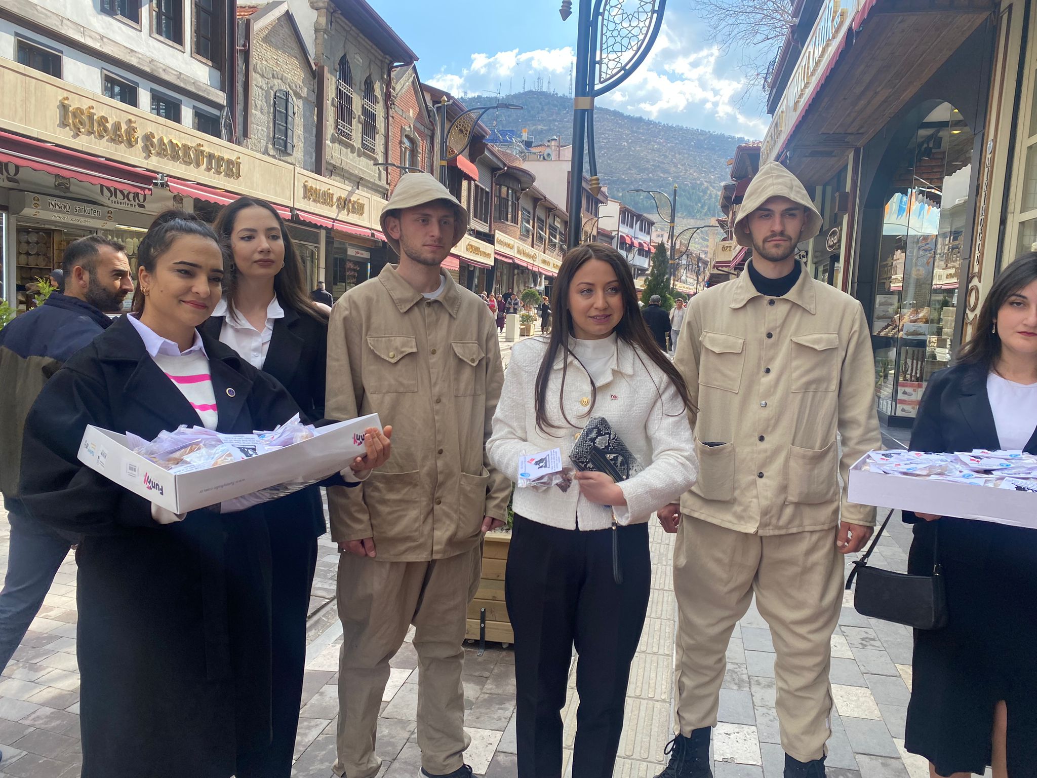 ÜLKÜ OCAKLARINDAN 18 MARTA ÖZEL İKRAM